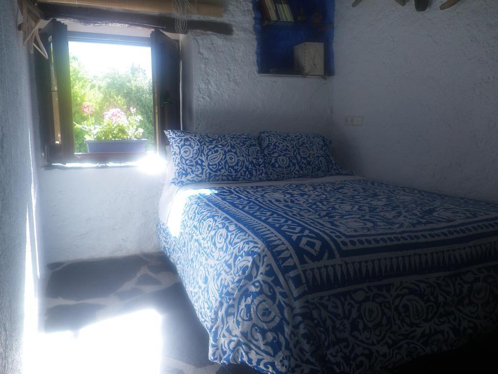 La Casa De La Bombilla Verde Trevélez Zimmer foto