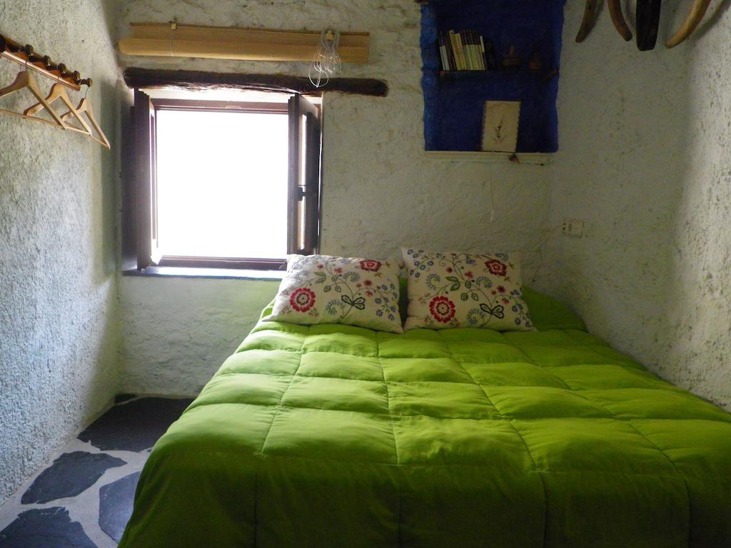 La Casa De La Bombilla Verde Trevélez Zimmer foto